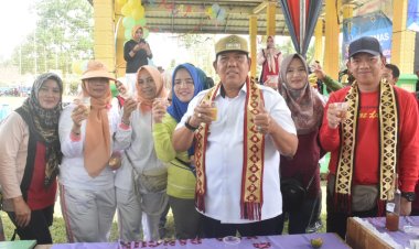 Wakil bupati lamtim.,Aswar Hadi hadiri Germas di lapangan desa Adi luhur