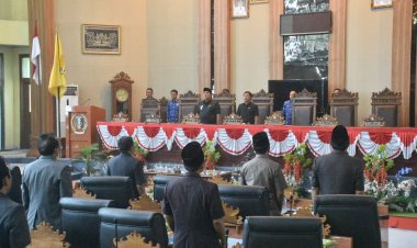 Pari purna DPRD. Atas pandangan umum praksi terhadap Raperda APBD TH 2023