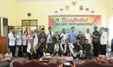 Bupati Lampung Timur M. Dawam Rahardjo Menghadiri Tim Penilain Surveior Terkait Akreditasi RSUD Sukadana di Aula RSUD Sukadana Kabupaten Lampung Timur