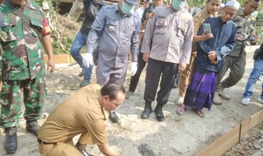 Louncing Samisade desa sumur batu alokasikan betonisasi jln di RW 001,004