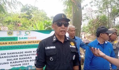 Desa Babakan Madang louncing samisade Bangun tembok penahan tanah ( TPT ) dan Betonisasi di RW 04