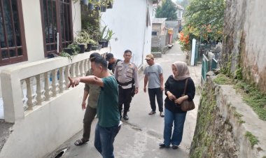 Menjalin Sinergitas Bhabinkamtibmas Melaksanakan Giat Patroli Bersama Kepala Desa Serta Perangkat Desa Juga Di Bantu Warga Binaan