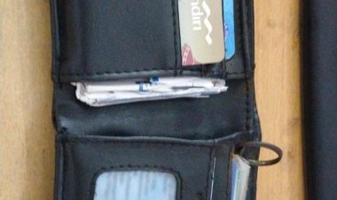 Bhabinkamtibmas Polsek Tamansari Polres Bogor Mengembalikan Dompet Kepada Pemiliknya