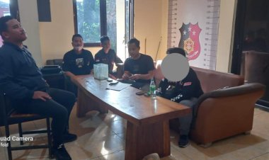 Polsek Babakan Madang Polres Bogor Dalami Aksi Koboi Seorang Pengendara Yang Acungkan Senjata Saat Terjadi Kemacetan Arus Lalu Lintas