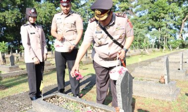 JELANG HARI BHAYANGKARA KE 77 TAHUN 2023, POLRES BOGOR GELAR ZIARAH TABUR BUNGA KE TAMAN MAKAM PAHLAWAN