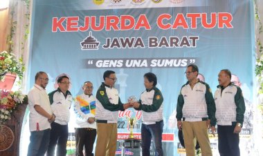 Buka Kejurda Catur Jawa Barat, Iwan Setiawan Berikan Penghargaan kepada Keluarga Tangguh Catur.