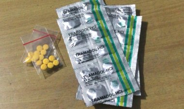 Polsek Ciawi Polres Bogor Polda Jabar Gerak Cepat Tertibkan Toko Obat Daftar G Dan Amankan Pelaku Pengedar Obat Tanpa Ijin Edar