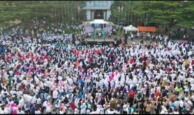 Meriah, Masyarakat Penuhi Stadion Pakansari Semarakan HJB Hingga Botram 541 Tumpeng