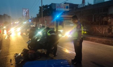 Kepolisian Gelar Olah TKP Laka Lantas di Cileungsi Bogor, Yang Akibatkan Seorang Pengendara Motor Meninggal Dunia