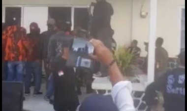 Sekelompok Massa Gelar Unras di PT.BBS Cijeruk, Pihak Kepolisian Lakukan Mediasi