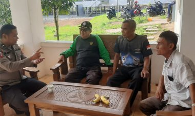 Giat Polisi RW Ds.Cimande Polsek Caringin Aipda Tri Djoko melaksanakan sambang ke Tokoh pemuda Sdr. Jujum kp.Desa Cimande Rw 1 Desa Cimande kec caringin kab Bogor 