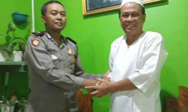 Anggota Polsek Citereup Polres Bogor Polsek Citeureup Yang Bertugas Sebagai Polisi RW melaksanakan Silahturami Serta Pengenalan Polisi RW Diwilayah Citereup