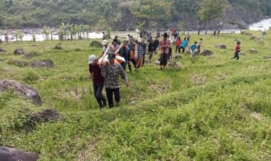 Polisi Evaksuasi Jasad Pria Yang di temukan di Aliran Sungai Cipamingkis Sukamakmur Bogor