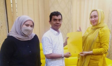 Hj.Firza Husen Serahkan Berkas Pendaftaran Caleg DPRD Dapil 5 kota Tangerang Didampingi Cicit dari Sultan Hamid 2