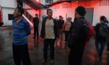 Sebuah Pabrik Produksi Jok Kulit di Citeureup Terbakar, di Duga Akibat Mesin Prosuksi Yang Alami Keusakan