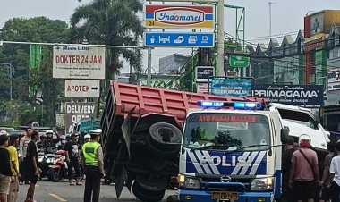 Polsek Cijeruk Polres Bogor Lakukan Penanganan Laka Lantas Yang Libatkan Dua Kendraan