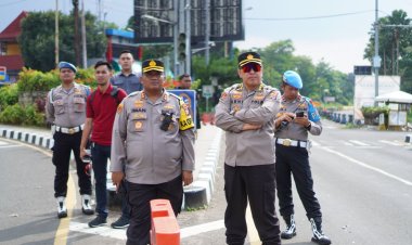 Jaga Kelancaran Arus Lalin, Personil Polres Bogor Gelar Pengaturan Dan Pengamanan di Sepanjang Jalur Puncak