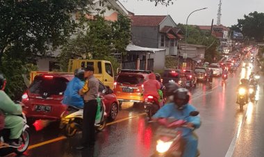 Kawasan Dramaga Bogor Alami Peningkatan Arus Kendaraan, Pihak Kepolisan Lakukan Penguraian Arus Kendaraan
