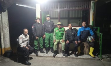 Bhabinkamtibmas Polsek Nanggung Polres Bogor Polda Jabar cek pos kamling sampaikan pesan kamtibmas