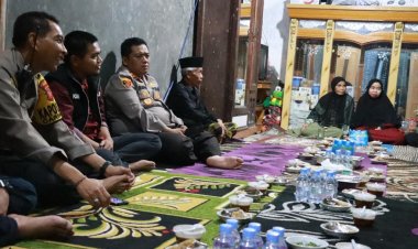 Kapolres Bogor Polda Jabar Kunjungi Keluarga Korban Tanah Longsor di Cijeruk