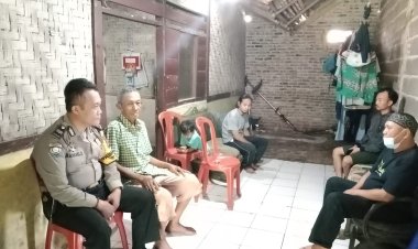 POLSEK TENJO POLRES BOGOR POLDA JABAR DALAM PEMBINAAN KAMTIBMAS BHABINKAMTIBMAS DESA CILAKU KEC. TENJO KAB. BOGOR SAMBANG WARGA