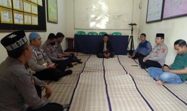 Polsek Parung Kuda Polres Sukabumi Mengadakan Kegiatan Pembinaan BINROHTAL Terhadap Anggotanya.