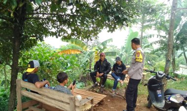 Bhabinkamtibmas Desa Leuwikaret Kecamatan Klapanunggal Kabupaten Bogor sambangi warga Binaan dalam rangka silaturahmi dan ajak bersinergi dalam menjaga kamtibmas