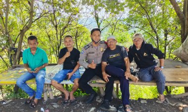 Bhabinkamtibmas Desa Bojong Koneng Kecamatan Babakan Madang Sambangi Warga Binaannya dan Berikan Himbauan Kamtibmas