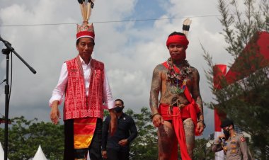 Panglima Jilah Pastikan Pasukan Merah Suku Dayak Kawal Jokowi Satu Komando