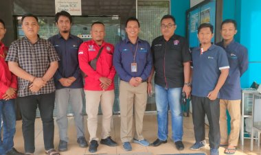 Melalui Program PJU Mandiri, PLN ULP sribawono sinari jalan rest area Kampoeng ngopi
