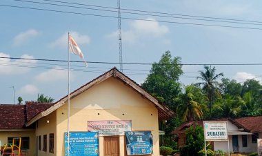 Miris!! Bendera Kusam Sobek Masih Berkibar di Kantor Desa Sribasuki