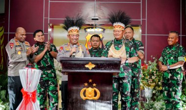 *Ratas Bareng Presiden, Kapolri Tegaskan TNI-Polri Kawal Seluruh Kebijakan di Papua*