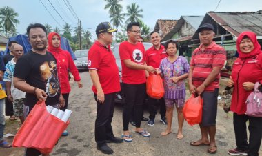 DPC PDI Perjuang Bersama BMI Kabupaten Lampung Utara Bagikan Sembako Dan Nasi Kotak Untuk Korban Banjir