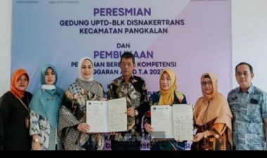 BUPATI KARAWANG RESMIKAN GEDUNG BLK DISNAKERTRAN KECAMATAN PANGKALAN