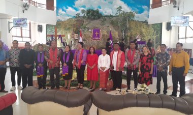 sekda kabupaten seram bagian barat,(Sbb)Hadiri Sidang Jemaat GPM Kairatu,Minggu/05/02/2023.