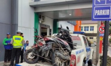 Diduga Mengantuk Pengemudi Minibus Tabrak Sepeda Motor di Jalinsum Kalianda
