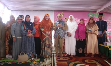 Wakil Ketua TP-PKK Kabupaten Lampung Utara, bersama jajaran hadiri perayaan Isra Miraj Nabi Muhammad SAW 1444 H/2023 di desa Bindu Kecamatan Abung Kunang.