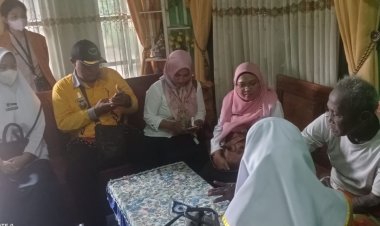 Lurah Trimurjo Dampingi Kepala Puskesmas Simbarwaringin Kunjungi Penderita Penyakit Kulit