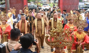 Bupati lamtim,sambut kedatangan Gubernur Lampung.
