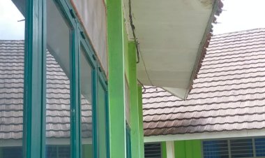 Kepsek SMAN 1 Purbolinggo Disinyalir Mark Up Anggaran Dana BOS.