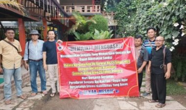 Sukarela, Warga Mesuji Serahkan Senpi Rakitan Kepada Personil Dit Intelkam Polda Lampung