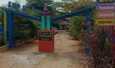 Kepala Sekolah SMPN 2 Kempas Indragiri Hilir, Diduga Alergi Terhadap Wartawan