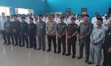 Bupati Pesibar Agus Istiqlal Melakukan Pelantikan Pada 62 Peratin Terpilih