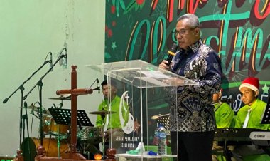 Hadiri Perayaan Natal GPdI Jemaat Ekklesia Serui, Penjabat Bupati Yapen Ajak Masyarakat Menjadi Duta Duta Damai