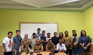 Pererat Sinergitas, Pj. Bupati Cyprianus Mambay Gelar Pertemuan dengan Wartawan Mitra Humas Pemda