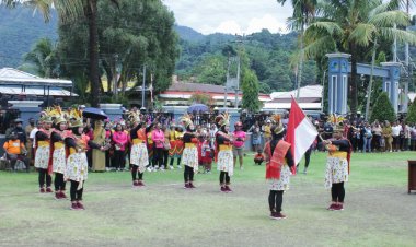 Pemda Yapen Gelar Lomba Tari Wayase Menyongsong HUT Sumpah Pemuda ke-94
