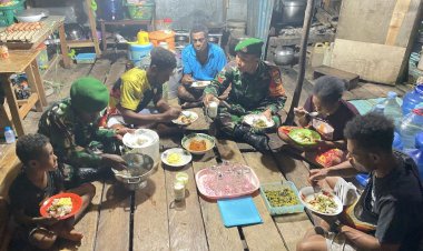 Sentuhan Tangan Dingin Babinsa Koramil 1709-01/Yapsel Dirasakan Hingga ke Dapur Rumah Warganya