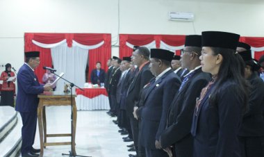 Bupati Tonny Tesar Lantik dan Mengambil Sumpah Janji 138 Pejabat di Lingkup Pemda Kepulauan Yapen