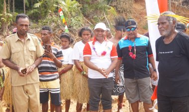 Akhirnya, Resmi Ketua DPRD Yohanis G. Raubaba Laksanakan Peletakan Batu Pertama Pembangunan Puskesmas Prototype di Kaipuri