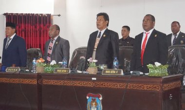 Hadiri Penutupan Rapat Paripurna III DPRD Tahun 2022, Bupati Tonny Tesar Sampaikan Raperda Pertanggungjawaban Pelaksanaan APBD T.A 2021